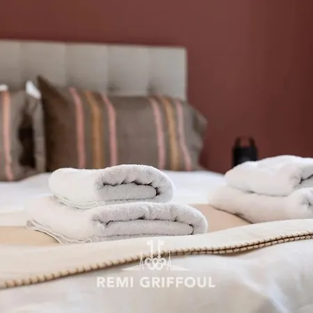 Gernez Historic Center 10 Guests הונפלר