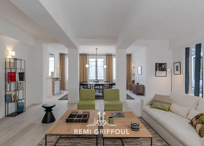 Gernez Historic Center 10 Guests オンフルール