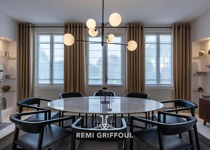 Gernez Historic Center 10 Guests ヴィラ *