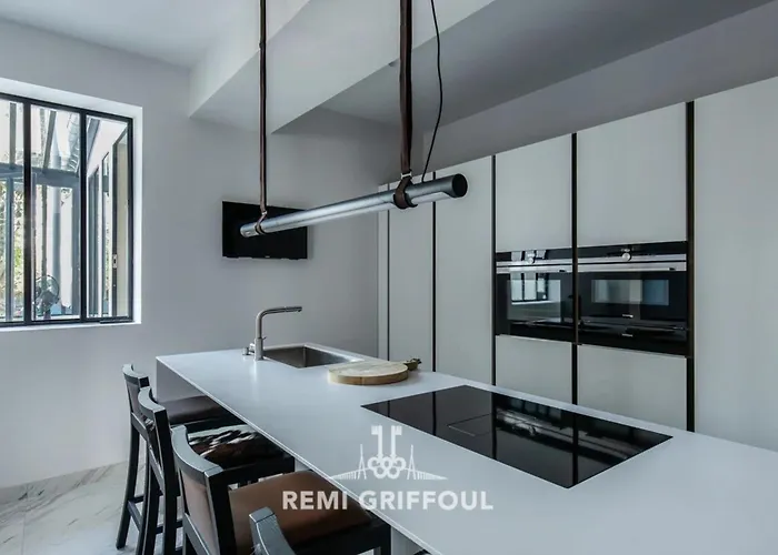 Gernez Historic Center 10 Guests ヴィラ