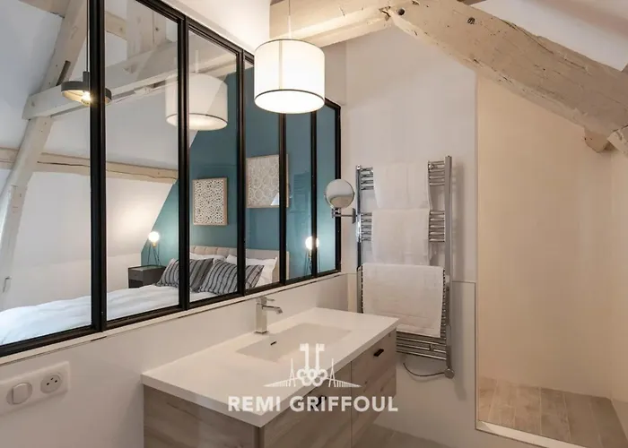 Gernez Historic Center 10 Guests Villa *